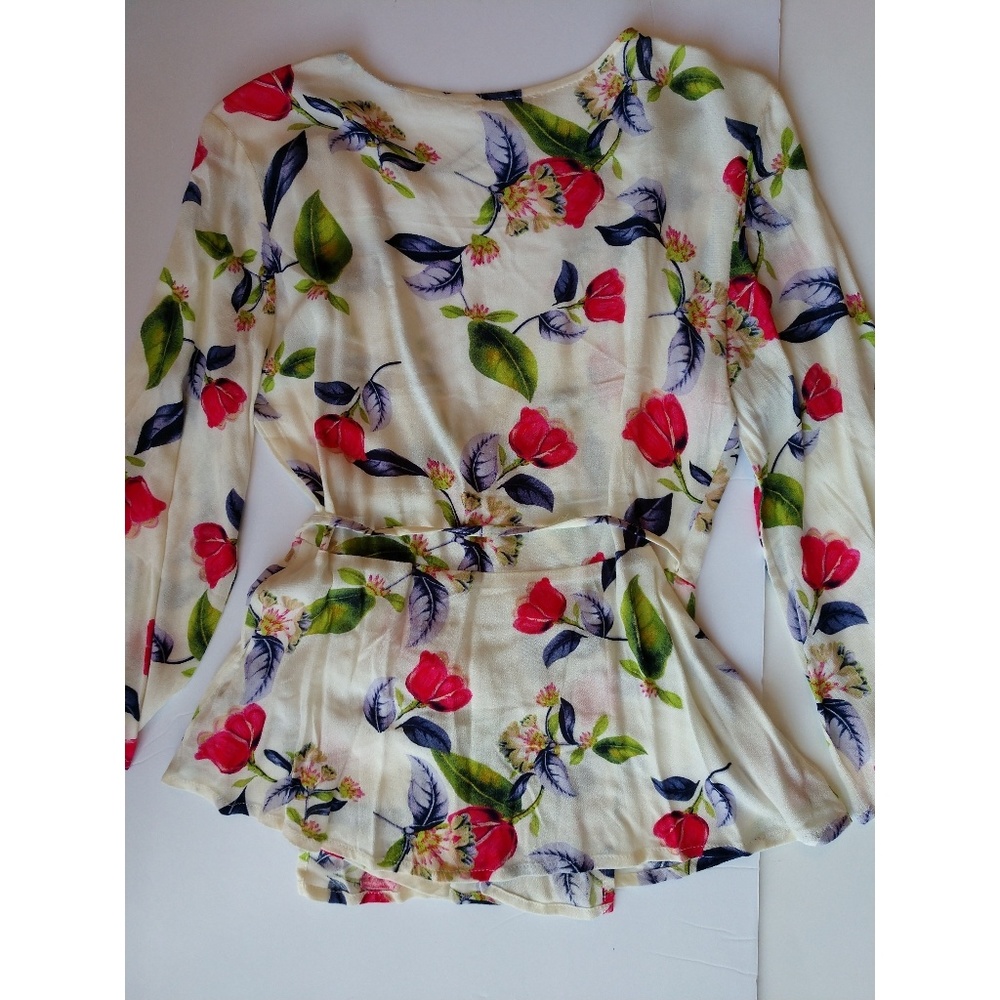 Spring Time Floral Blouse - Picture 5 of 8